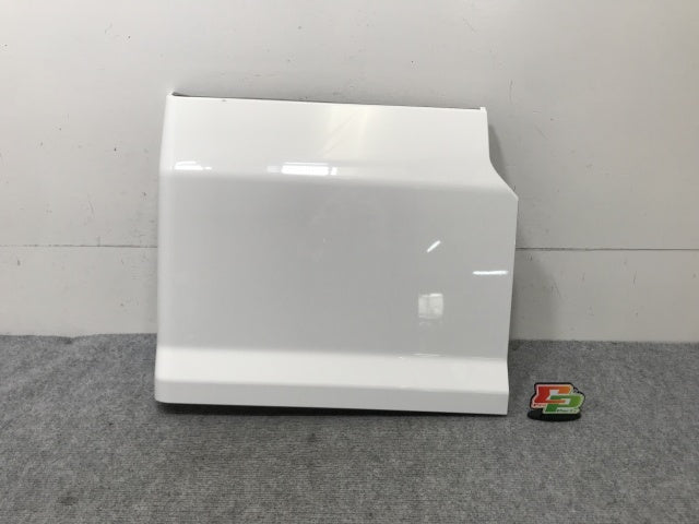 新車取り外し!ギガ 大型 2代目 2015- 10t 純正 右 リア フェンダー ホワイト ソリッド いすゞ(138684)