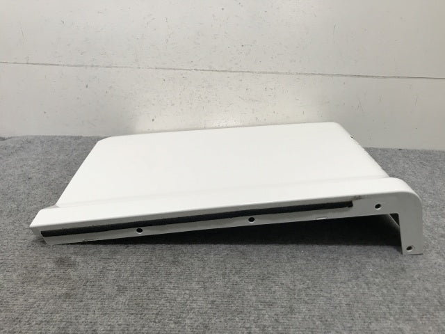 新車取り外し!ギガ 大型 2代目 2015- 10t 純正 左 リア フェンダー ホワイト ソリッド いすゞ(138686)
