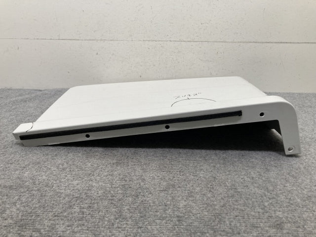 新車取り外し!ギガ 大型 2代目 2015- 10t 純正 左 リア フェンダー ホワイト ソリッド いすゞ(138700)