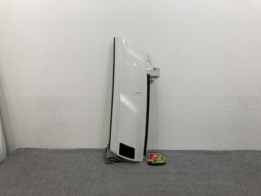 新車取り外し!ギガ 大型 2代目 2015- 10t 純正 後期 右 フロント コーナーパネル/コーナーカバー VC69 ホワイト ソリッド いすゞ(138719)