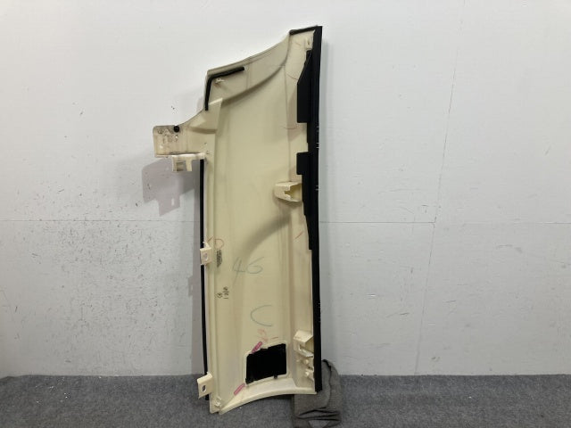 新車取り外し!ギガ 大型 2代目 2015- 10t 純正 後期 右 フロント コーナーパネル/コーナーカバー VC69 ホワイト ソリッド いすゞ(138719)