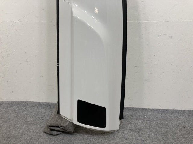 新車取り外し!ギガ 大型 2代目 2015- 10t 純正 後期 右 フロント コーナーパネル/コーナーカバー VC69 ホワイト ソリッド いすゞ(138727)
