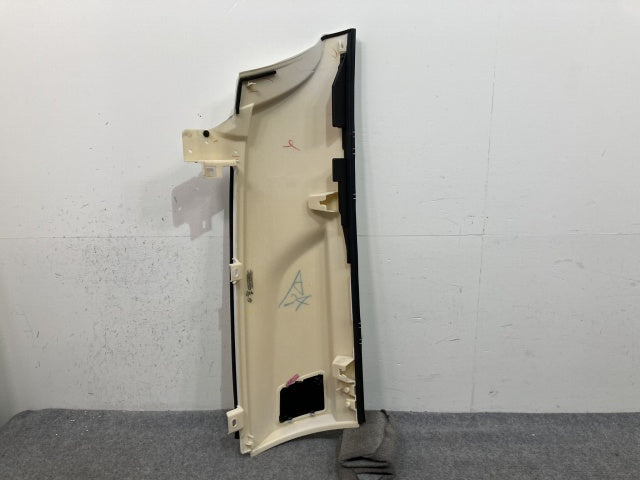 新車取り外し!ギガ 大型 2代目 2015- 10t 純正 後期 右 フロント コーナーパネル/コーナーカバー VC69 ホワイト ソリッド いすゞ(138727)