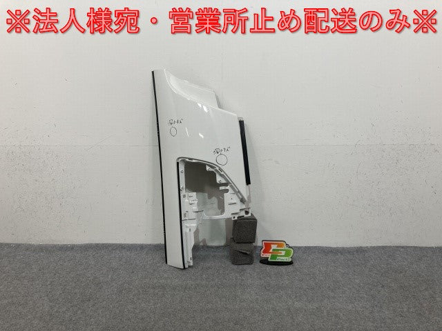 新車取り外し!フォワード 5代目/2021- 純正 後期 右 フロント コーナーパネル/コーナーカバー ホワイト ソリッド いすゞ(138733)