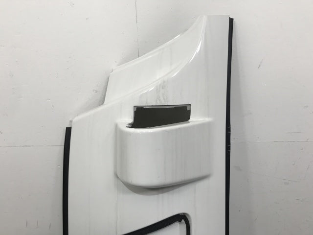 新車取り外し!フォワード 5代目/2007- 純正 前期 左 フロント コーナーパネル/コーナーカバー ホワイト ソリッド いすゞ(138735)