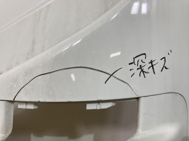 新車取り外し!ギガ 大型 2代目 2015- 10t 純正 後期 左 フロント コーナーパネル/コーナーカバー VC69 ホワイト ソリッド いすゞ(138737)