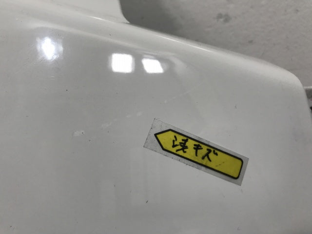 新車取り外し!フォワード 5代目/2021- 純正 後期 右 フロント コーナーパネル/コーナーカバー ホワイト ソリッド いすゞ(138742)