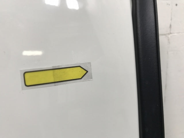 新車取り外し!フォワード 5代目/2021- 純正 後期 右 フロント コーナーパネル/コーナーカバー ホワイト ソリッド いすゞ(138742)