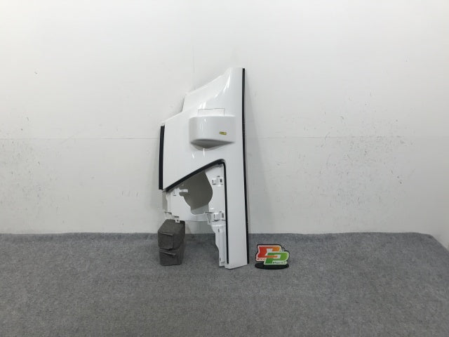 新車取り外し!フォワード 5代目/2007- 純正 前期 左 フロント コーナーパネル/コーナーカバー ホワイト ソリッド いすゞ(138743)