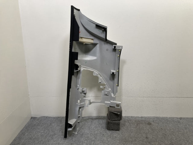 新車取り外し!フォワード 5代目/2021- 純正 後期 左 フロント コーナーパネル/コーナーカバー ホワイト ソリッド いすゞ(138748)