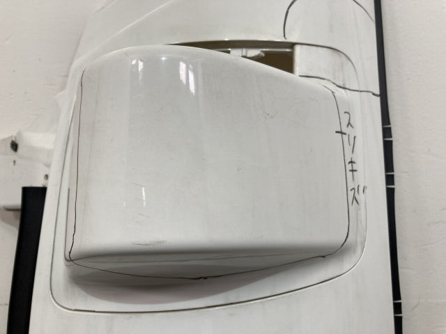 新車取り外し!ギガ 大型 2代目 2015- 10t 純正 中期 左 フロント コーナーパネル/コーナーカバー VC60 ホワイト ソリッド いすゞ(138769)