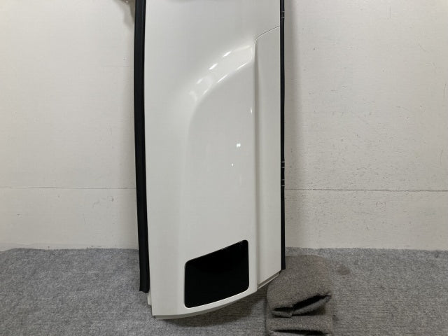 新車取り外し!ギガ 大型 2代目 2015- 10t 純正 後期 左 フロント コーナーパネル/コーナーカバー VC69 ホワイト ソリッド いすゞ(138770)