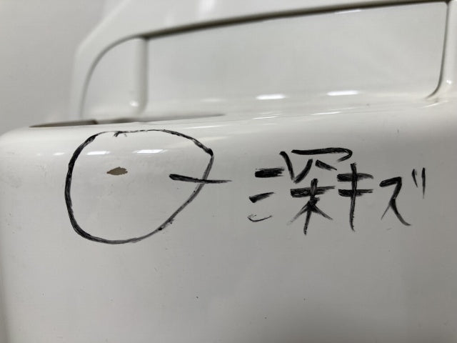 新車取り外し!ギガ 大型 2代目 2015- 10t 純正 後期 左 フロント コーナーパネル/コーナーカバー VC69 ホワイト ソリッド いすゞ(138770)