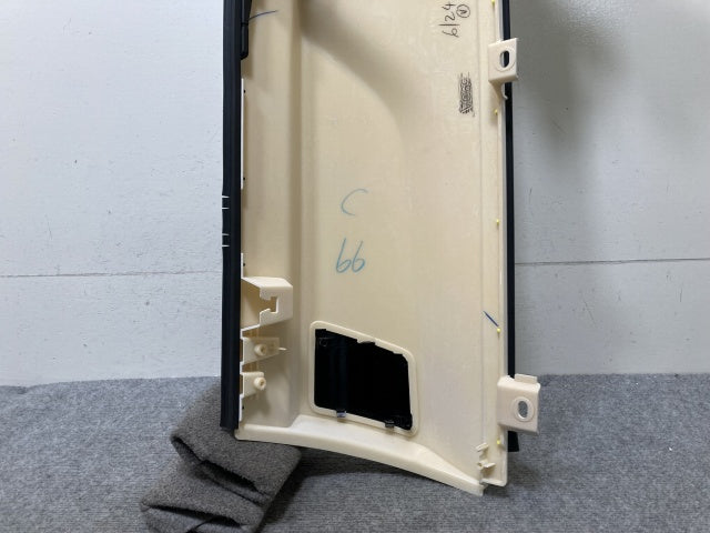 新車取り外し!ギガ 大型 2代目 2015- 10t 純正 後期 左 フロント コーナーパネル/コーナーカバー VC69 ホワイト ソリッド いすゞ(138770)