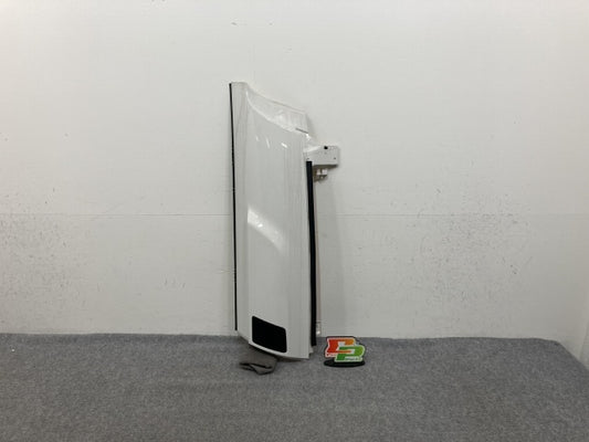 新車取り外し!ギガ 大型 2代目 2015- 10t 純正 後期 右 フロント コーナーパネル/コーナーカバー VC69 ホワイト ソリッド いすゞ(138772)