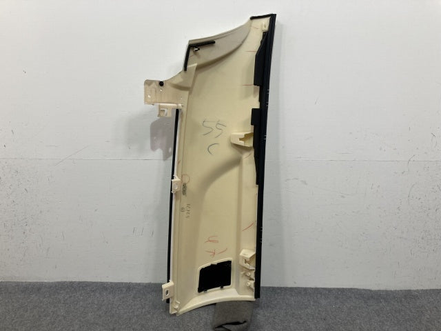 新車取り外し!ギガ 大型 2代目 2015- 10t 純正 後期 右 フロント コーナーパネル/コーナーカバー VC69 ホワイト ソリッド いすゞ(138772)