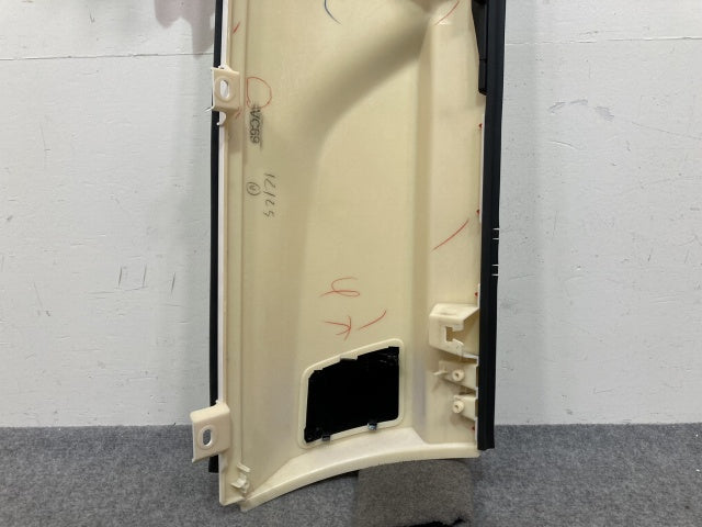新車取り外し!ギガ 大型 2代目 2015- 10t 純正 後期 右 フロント コーナーパネル/コーナーカバー VC69 ホワイト ソリッド いすゞ(138772)