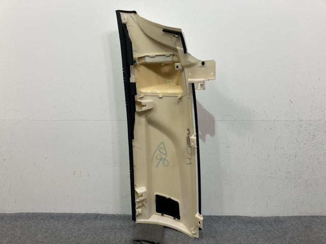 新車取り外し!ギガ 大型 2代目 2015- 10t 純正 後期 左 フロント コーナーパネル/コーナーカバー VC69 ホワイト ソリッド いすゞ(138773)