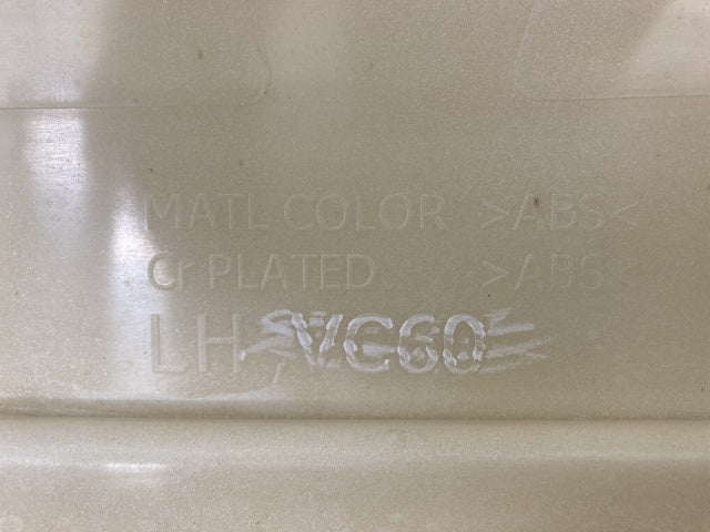 新車取り外し!ギガ 大型 2代目 2015- 10t 純正 左 フロント コーナーパネル/コーナーカバー VC60 ホワイト ソリッド いすゞ(138780)
