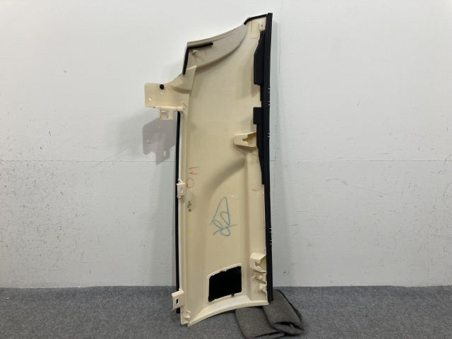 新車取外し!ギガ 大型 2代目 2015- 10t 純正 後期 右 フロント コーナーパネル/コーナーカバー VC69 ホワイト ソリッド いすゞ(138781)