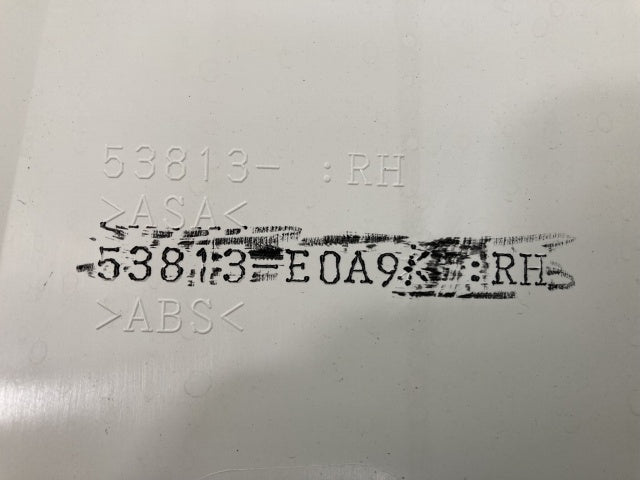 新車取り外し!プロフィア 3代目・2017年- 10t 純正 右 フロント コーナーパネル/コーナーカバー 53813-E0A9* ホワイト 日野(138788)