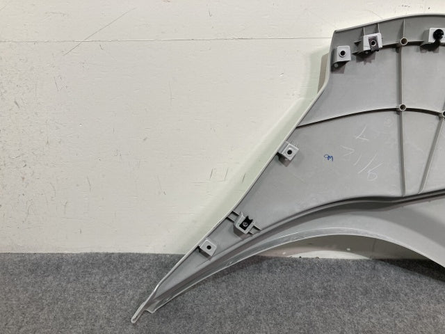 新車取り外し!ギガ 大型 2代目 2015- 10t 純正 右 フロント フェンダー ホワイト ソリッド いすゞ(138820)