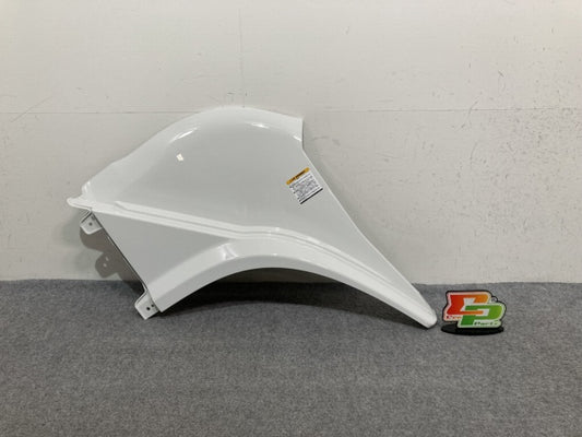 新車取り外し!ギガ 大型 2代目 2015- 10t 純正 右 フロント フェンダー ホワイト ソリッド いすゞ(138821)