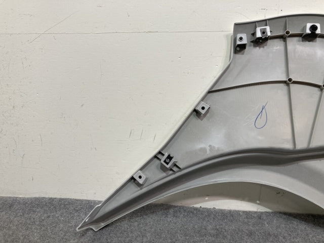 新車取り外し!ギガ 大型 2代目 2015- 10t 純正 右 フロント フェンダー ホワイト ソリッド いすゞ(138825)