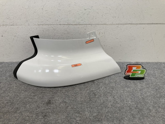 新車取り外し!ギガ 大型 2代目 2015- 10t 純正 右 アッパー フロント コーナーパネル/コーナーカバー ホワイト ソリッド いすゞ(138826)