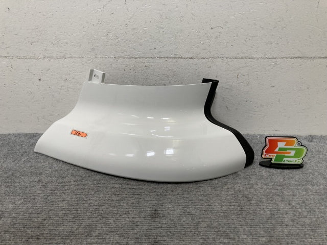 新車取り外し!ギガ 大型 2代目 2015- 10t 純正 左 アッパー フロント コーナーパネル/コーナーカバー ホワイト ソリッド いすゞ(138827)