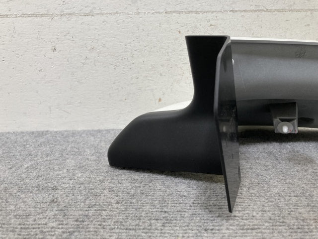 新車取り外し!ギガ 大型 2代目 2015- 10t 純正 左 アッパー フロント コーナーパネル/コーナーカバー ホワイト ソリッド いすゞ(138827)
