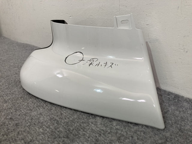 新車取り外し!ギガ 大型 2代目 2015- 10t 純正 右 アッパー フロント コーナーパネル/コーナーカバー ホワイト ソリッド いすゞ(138829)