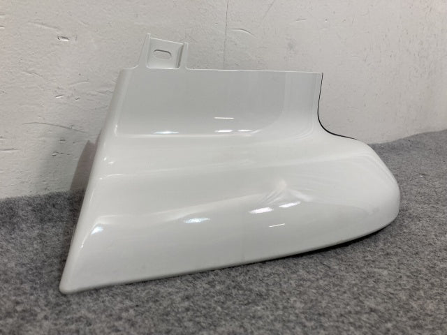 新車取り外し!ギガ 大型 2代目 2015- 10t 純正 左 アッパー フロント コーナーパネル/コーナーカバー ホワイト ソリッド いすゞ(138831)