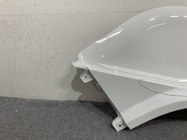 新車取り外し!ギガ 大型 2代目 2015- 10t 純正 右 フロント フェンダー ホワイト ソリッド いすゞ(138832)