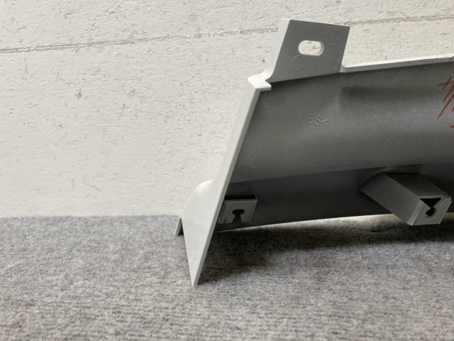 新車取り外し!ギガ 大型 2代目 2015- 10t 純正 右 アッパー フロント コーナーパネル/コーナーカバー ホワイト ソリッド いすゞ(138833)
