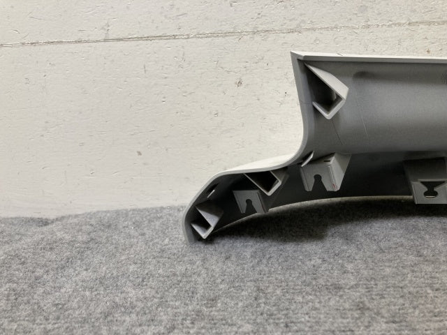 新車取り外し!ギガ 大型 2代目 2015- 10t 純正 左 アッパー フロント コーナーパネル/コーナーカバー ホワイト ソリッド いすゞ(138835)