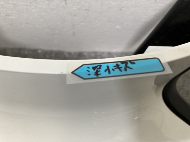 新車取り外し!ギガ 大型 2代目 2015- 10t 純正 左 アッパー フロント コーナーパネル/コーナーカバー ホワイト ソリッド いすゞ(138836)