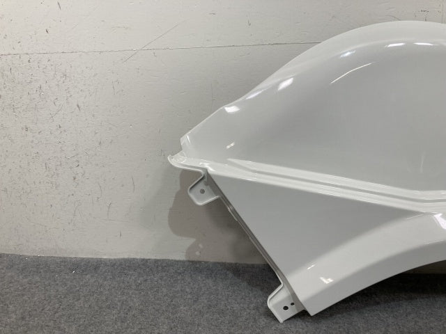 新車取り外し!ギガ 大型 2代目 2015- 10t 純正 右 フロント フェンダー ホワイト ソリッド いすゞ(138838)
