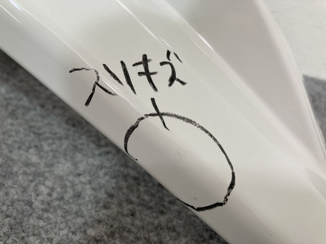 新車取り外し!ギガ 大型 2代目 2015- 10t 純正 右 フロント フェンダー ホワイト ソリッド いすゞ(138838)
