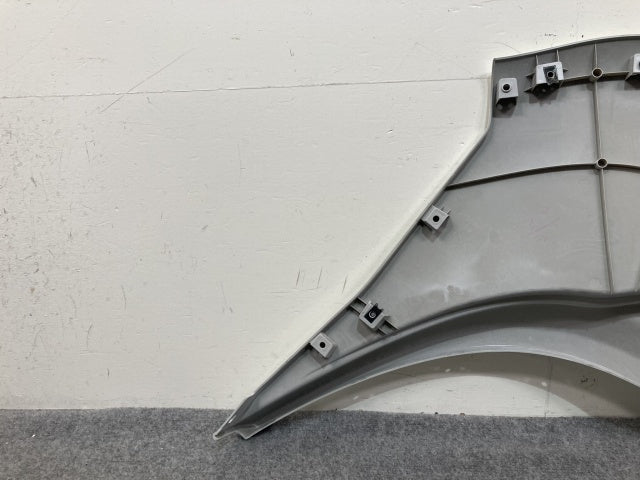 新車取り外し!ギガ 大型 2代目 2015- 10t 純正 右 フロント フェンダー ホワイト ソリッド いすゞ(138838)