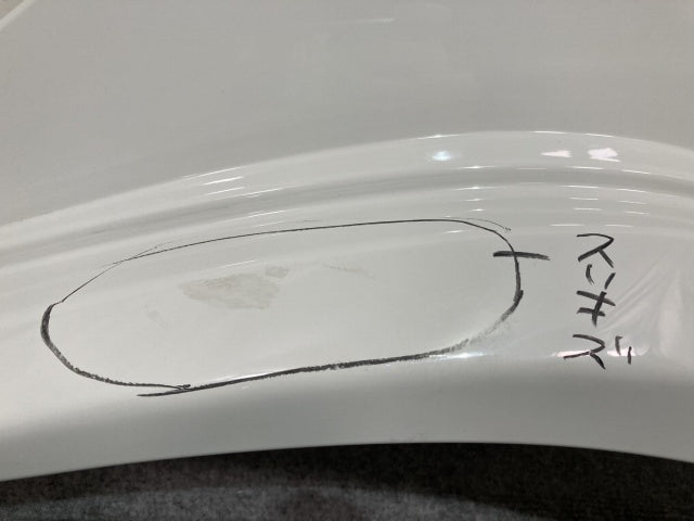 新車取り外し!ギガ 大型 2代目 2015- 10t 純正 左 フロント フェンダー ホワイト ソリッド いすゞ(138839)