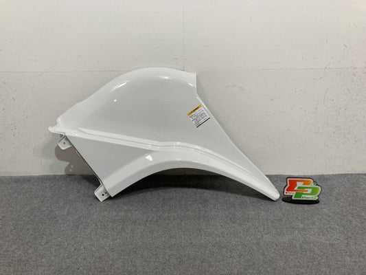 新車取り外し!ギガ 大型 2代目 2015- 10t 純正 右 フロント フェンダー ホワイト ソリッド いすゞ(138840)