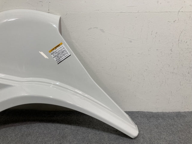 新車取り外し!ギガ 大型 2代目 2015- 10t 純正 右 フロント フェンダー ホワイト ソリッド いすゞ(138840)