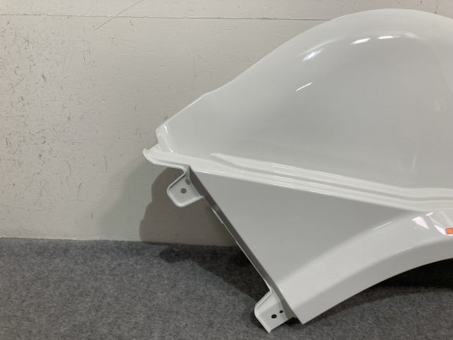 新車取り外し!ギガ 大型 2代目 2015- 10t 純正 右 フロント フェンダー ホワイト ソリッド いすゞ(138842)