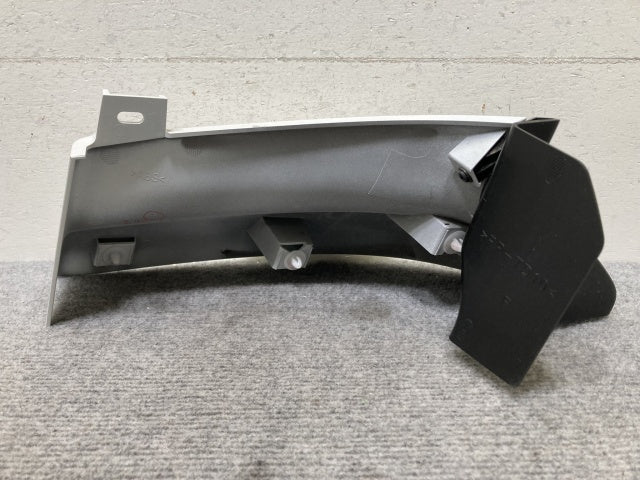新車取り外し!ギガ 大型 2代目 2015- 10t 純正 右 アッパー フロント コーナーパネル/コーナーカバー ホワイト ソリッド いすゞ(138843)