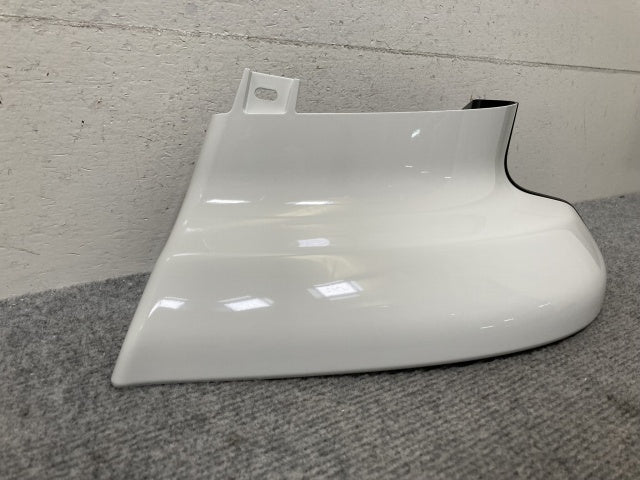 新車取り外し!ギガ 大型 2代目 2015- 10t 純正 左 アッパー フロント コーナーパネル/コーナーカバー ホワイト ソリッド いすゞ(138846)
