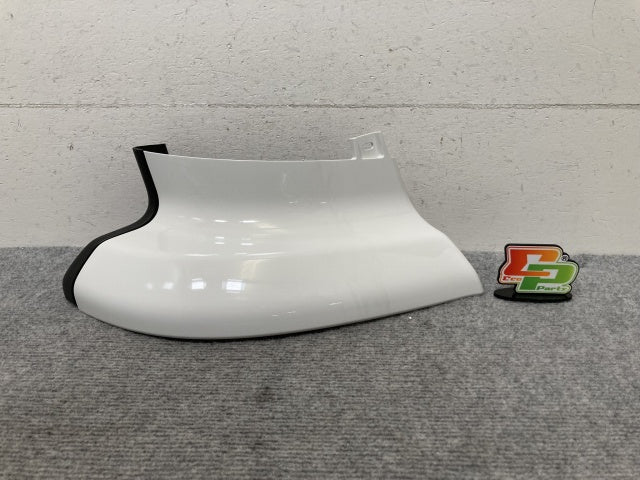 新車取り外し!ギガ 大型 2代目 2015- 10t 純正 右 アッパー フロント コーナーパネル/コーナーカバー ホワイト ソリッド いすゞ(138847)