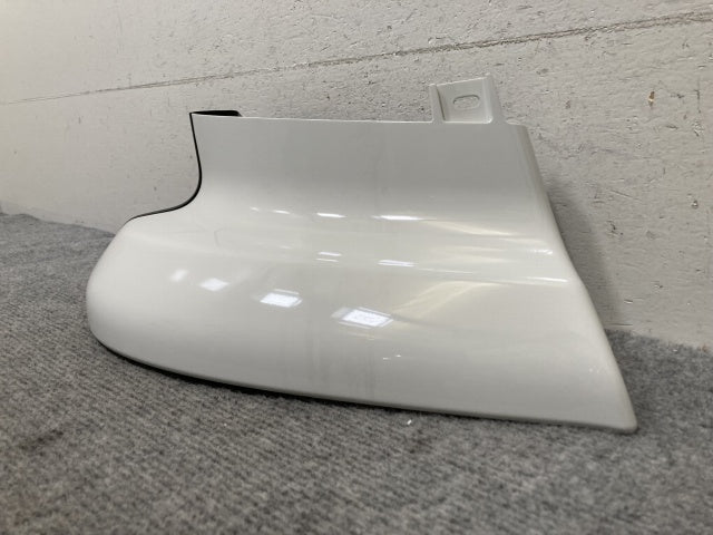 新車取り外し!ギガ 大型 2代目 2015- 10t 純正 右 アッパー フロント コーナーパネル/コーナーカバー ホワイト ソリッド いすゞ(138847)