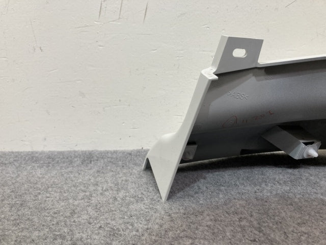 新車取り外し!ギガ 大型 2代目 2015- 10t 純正 右 アッパー フロント コーナーパネル/コーナーカバー ホワイト ソリッド いすゞ(138848)