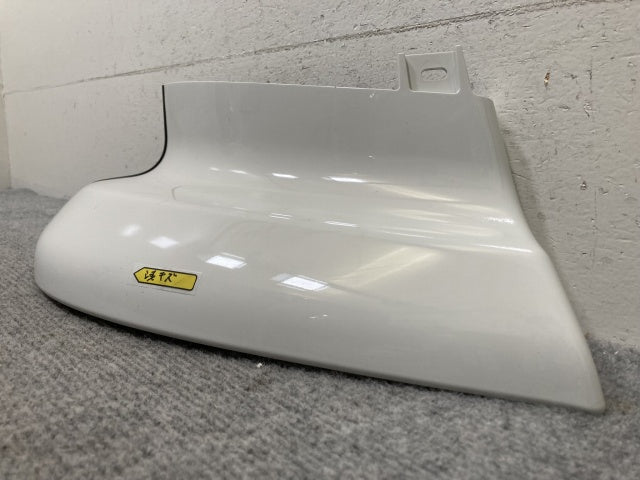 新車取り外し!ギガ 大型 2代目 2015- 10t 純正 右 アッパー フロント コーナーパネル/コーナーカバー ホワイト ソリッド いすゞ(138850)